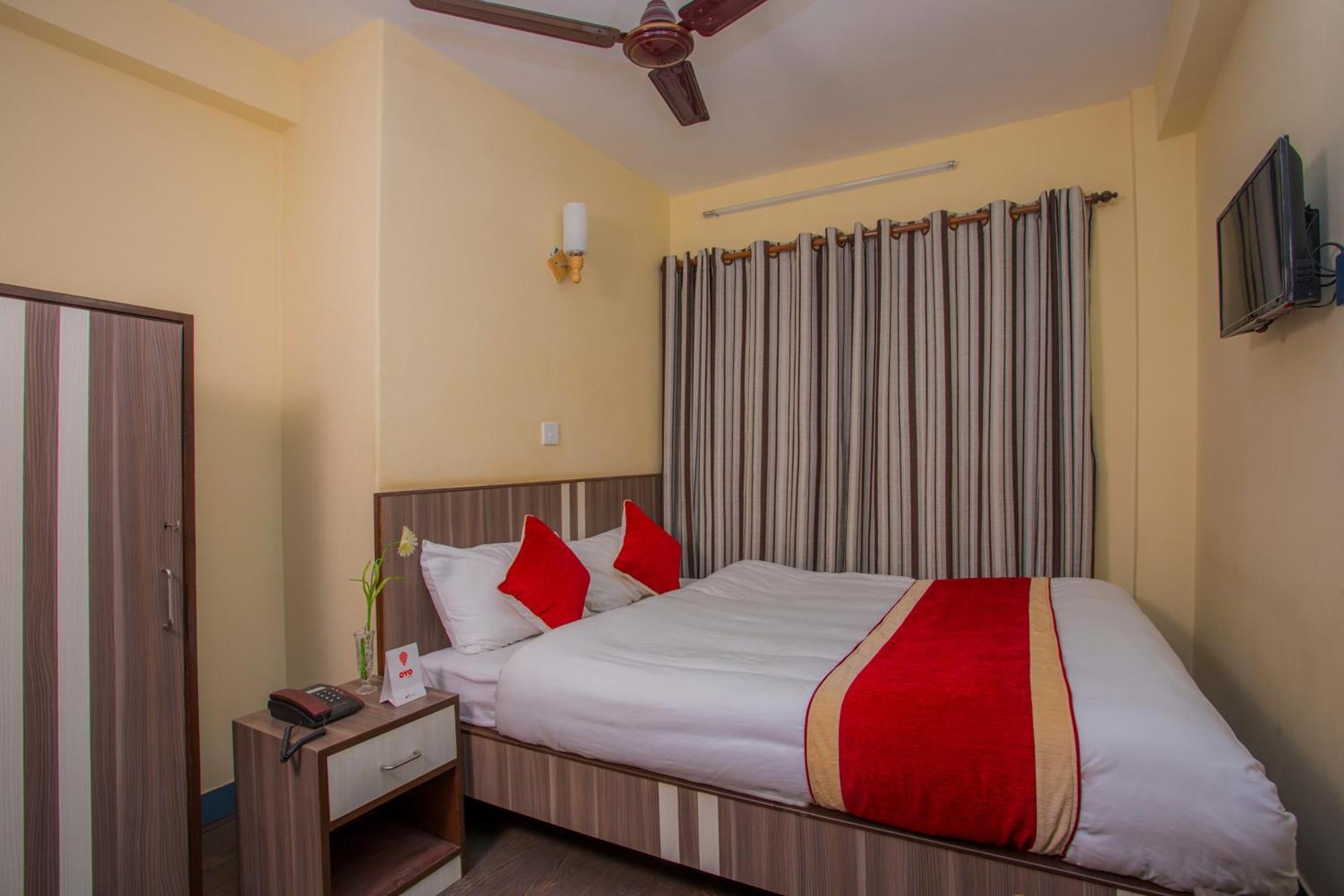 Oyo 297 Hotel Aayam 加德满都 外观 照片