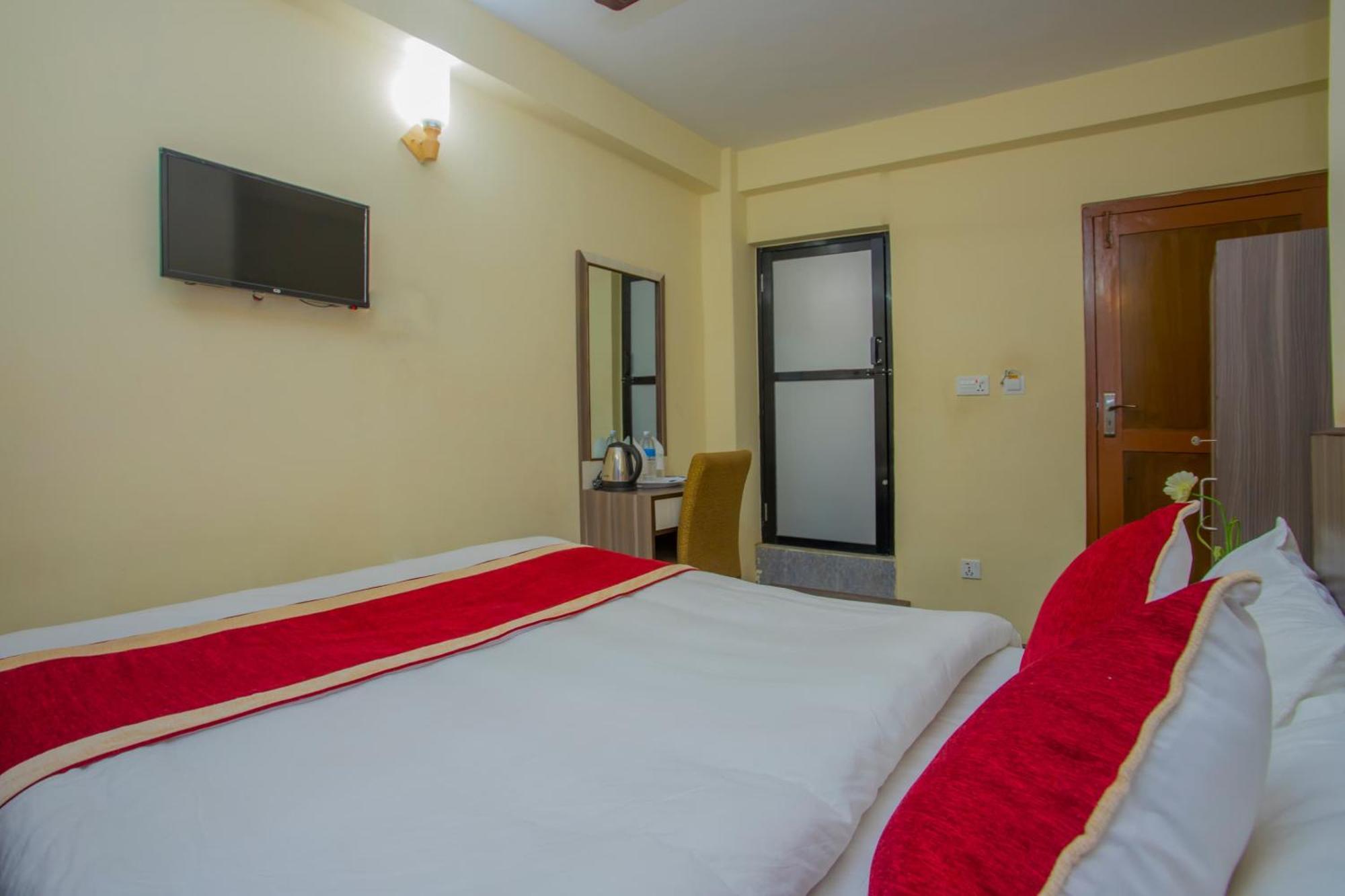 Oyo 297 Hotel Aayam 加德满都 外观 照片
