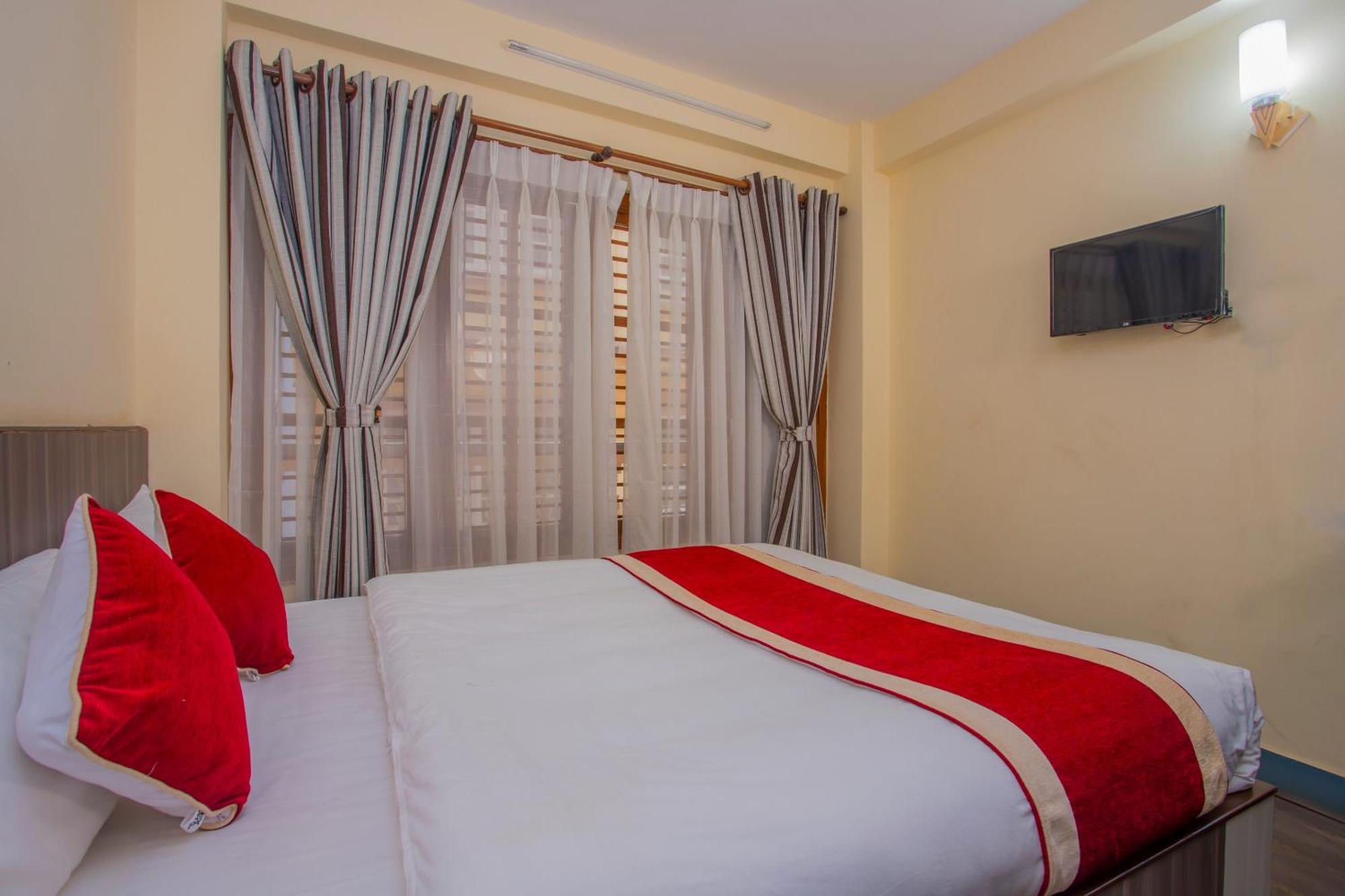 Oyo 297 Hotel Aayam 加德满都 外观 照片