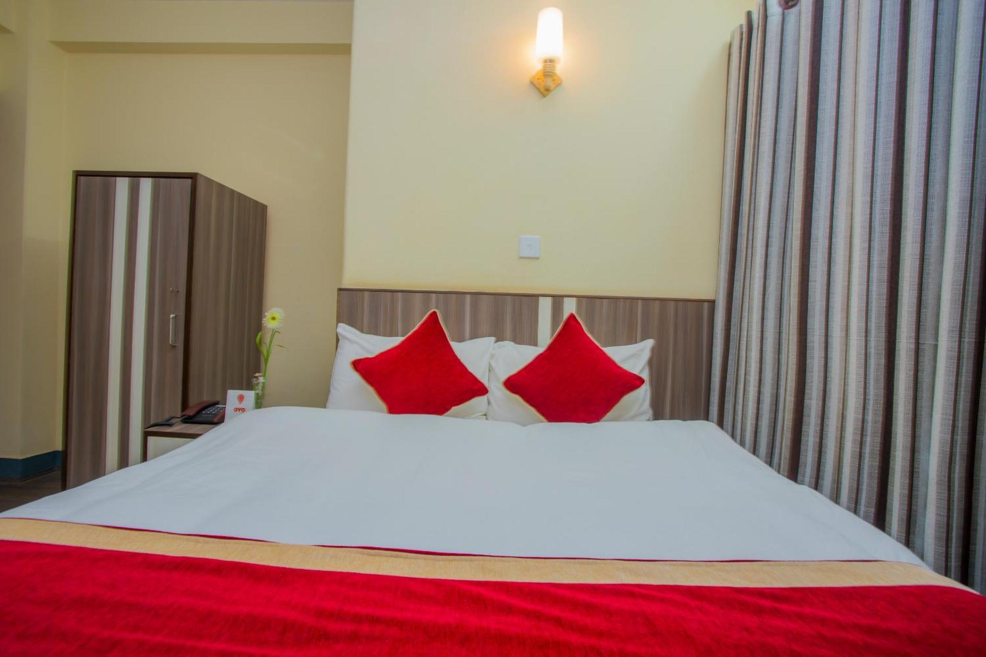 Oyo 297 Hotel Aayam 加德满都 外观 照片